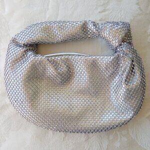 Elegant Silver Handbag with Mesh and Rhinestones